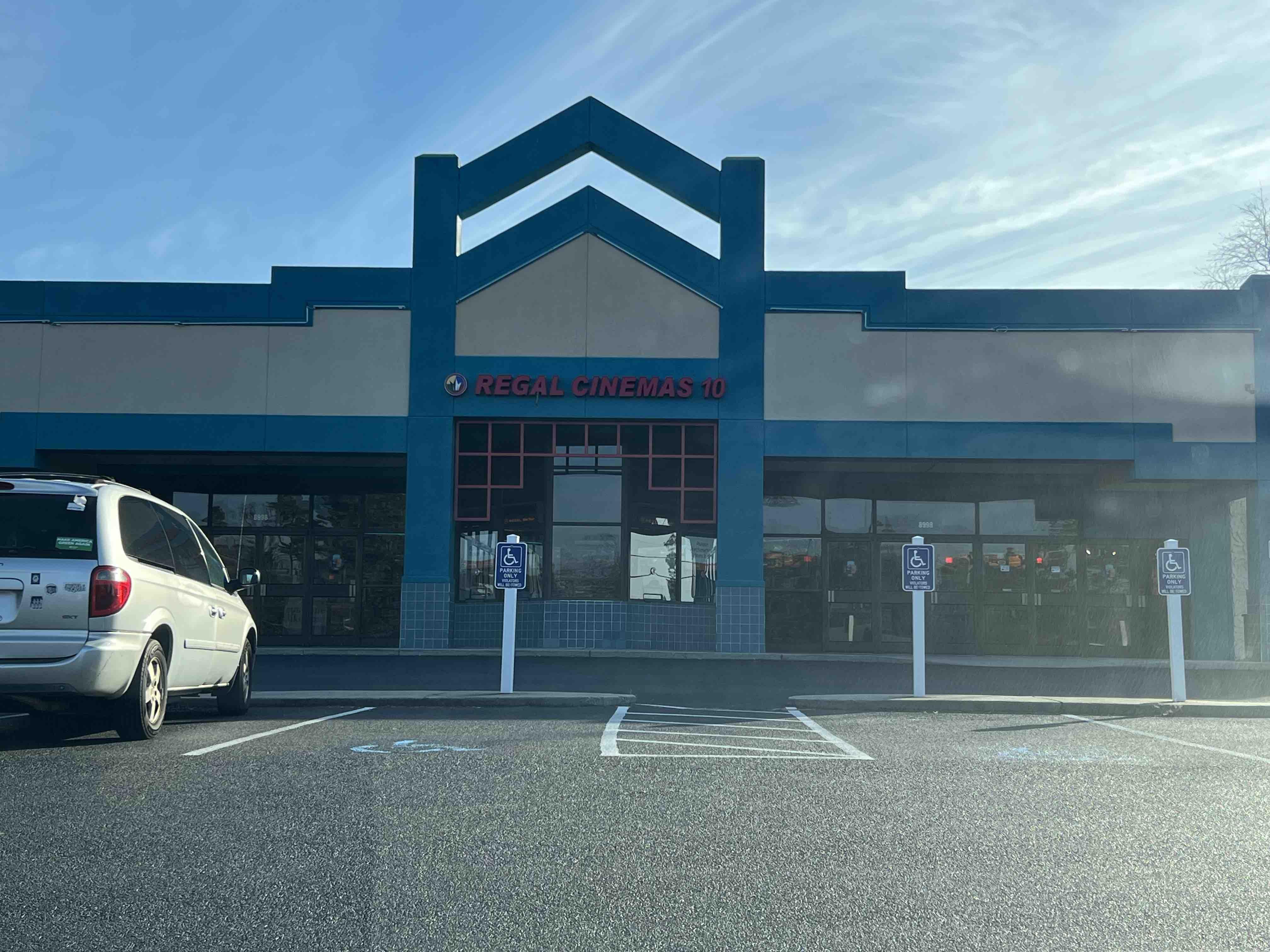 United Artists West Tower Cinemas 10